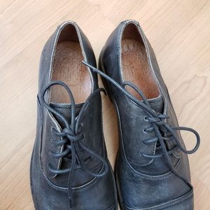 frye sam cap toe